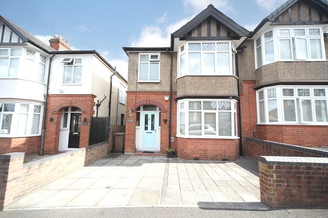 Strathmore Avenue, Luton... 3 bed semi
