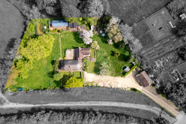 Eythrope Road, Aylesbury HP17 3 bed detached house for sale