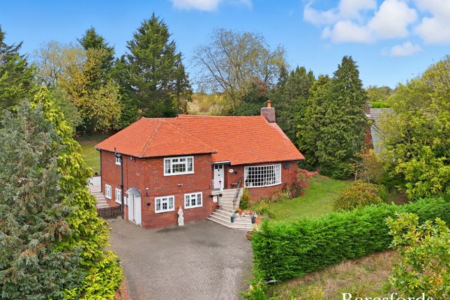 Radleys End, Duton Hill, CM6 5 bed detached house for sale