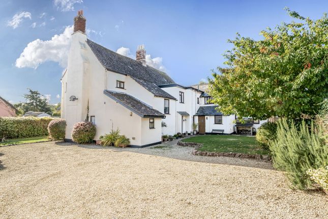 6 bedroom semi-detached house for sale