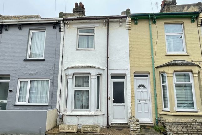 Queens Road, Gillingham ME7 2 bed terraced house for sale