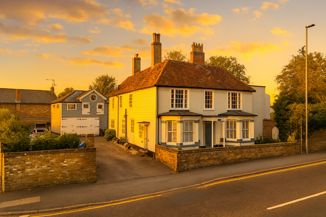 London Road, Sawbridgeworth CM21 7 bed detached house for sale