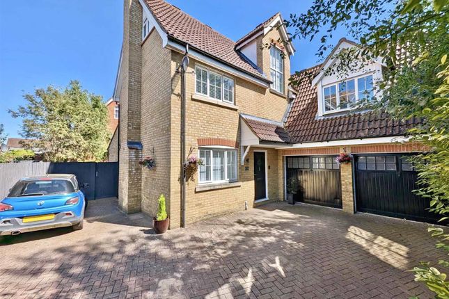 Grantham Avenue, Great Notley, Braintree 6 bed detached house for sale