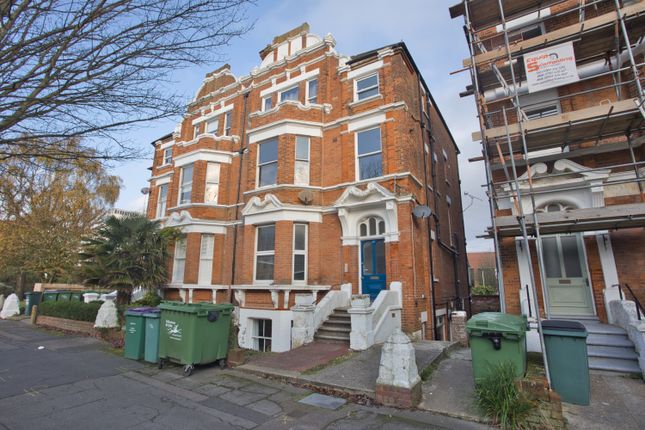 Bouverie Road West, Folkestone, CT20 2 bed flat for sale