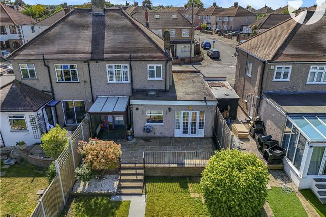 Wentworth Drive, West Dartford, Kent... 3 bed semi