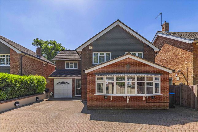 5 bed detached house