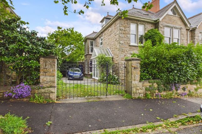 6 bedroom house for sale