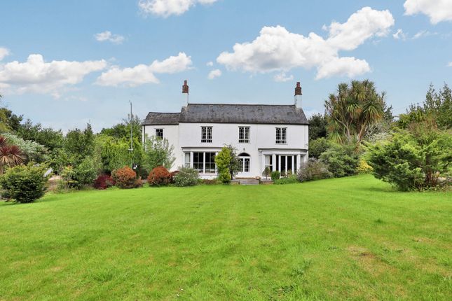 6 bed detached house