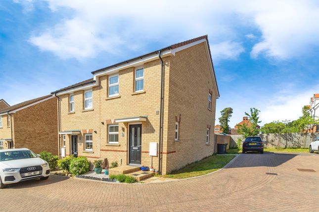 2 bedroom semi-detached house for sale