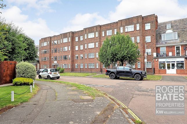 3 bedroom flat for sale