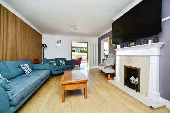 5 bedroom semi-detached house for sale