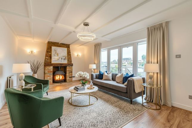 Lower Ash Estate, Shepperton, TW17 3 bed detached bungalow for sale