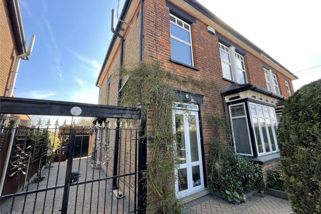 Fobbing Road, Corringham, Essex, SS17 3 bed semi
