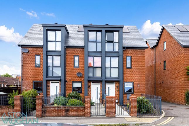 Station Road, Burgess Hill RH15 4 bed terraced house for sale