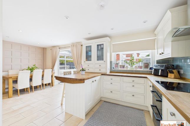 4 bed detached house
