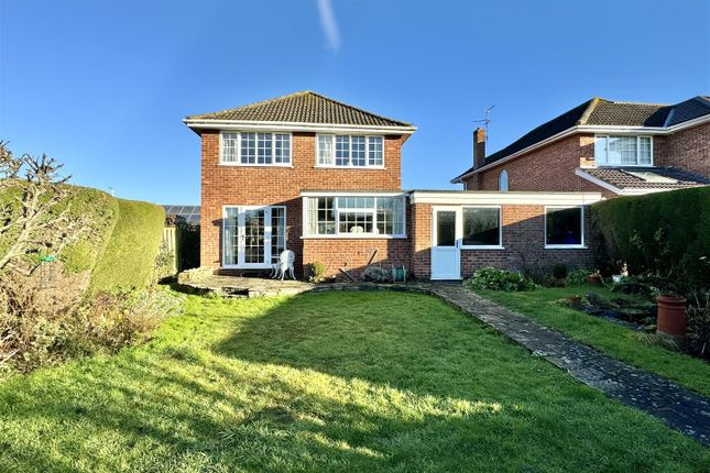 Ox Calder Close, Dunnington, York, YO19 4 bed detached house for sale
