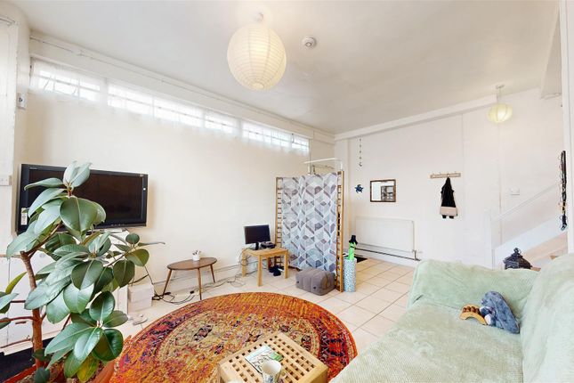 Preston Place, Willesden Green, London 2 bed mews for sale