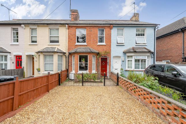 Sandy Lane, Surrey GU22 2 bed terraced house for sale