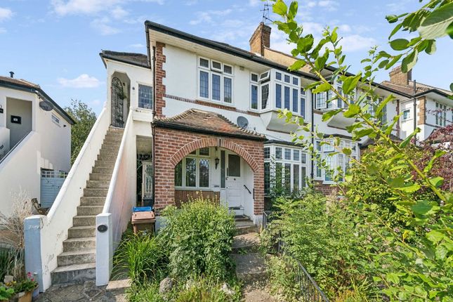 Lismore, London SW19 2 bed maisonette for sale