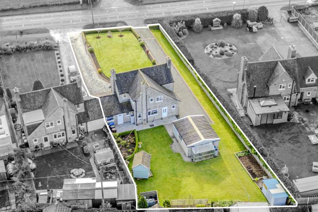 3 bedroom link detached house for sale