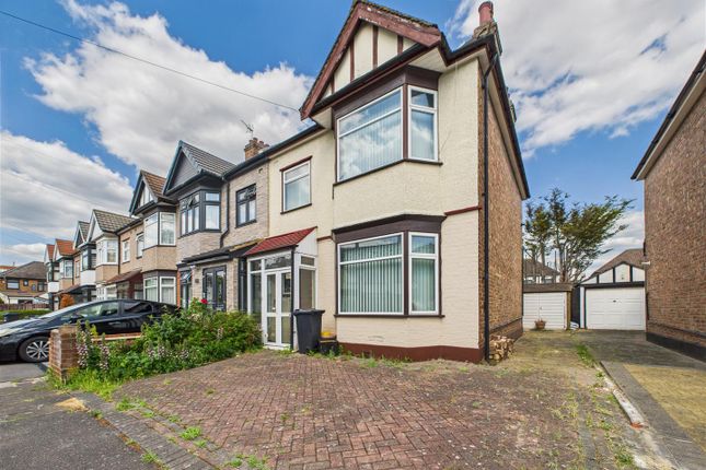 Belfairs Drive, Romford 3 bed end of terrace house for sale