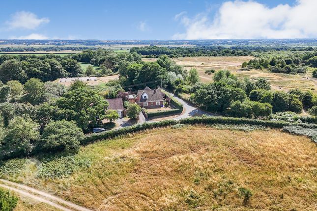 Buckenham Road, Strumpshaw, Norwich 3 bed chalet for sale