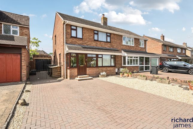 Thames Avenue, Haydon Wick, Swindon... 3 bed semi