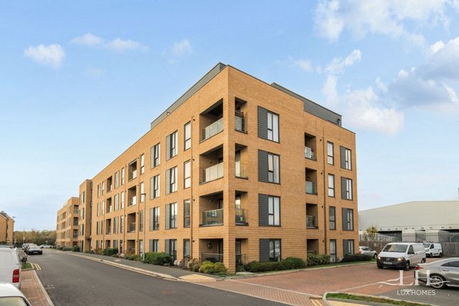 Windstar Drive, South Ockendon 2 bed flat for sale