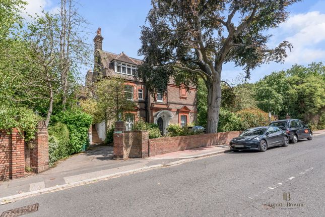 West Heath Road, NW3 2 bed flat for sale