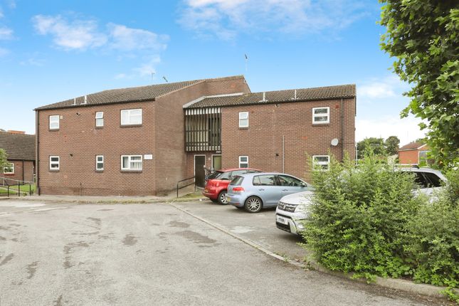 1 bedroom ground floor flat for sale