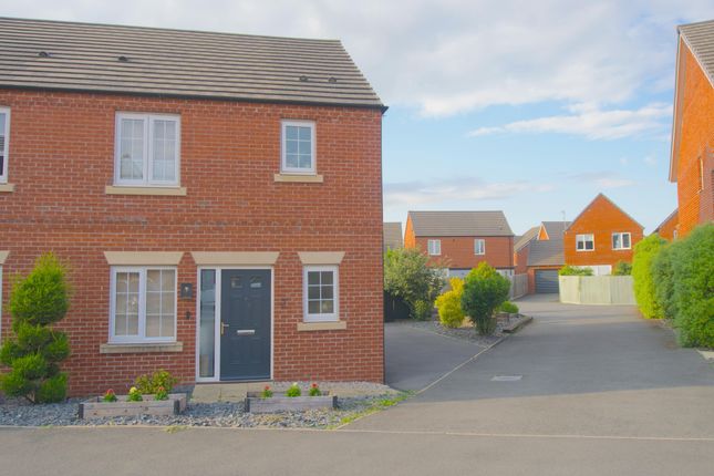3 bedroom semi-detached house for sale