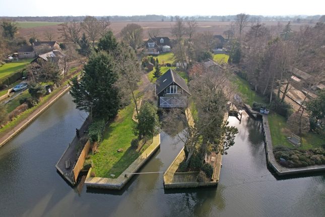 5 bed detached house