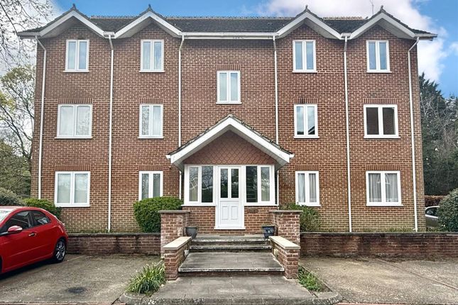 Thornfield Green, Blackwater GU17 2 bed apartment for sale