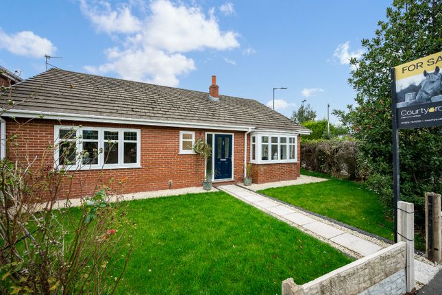 Lowton, Lancashire WA3 2 bed detached bungalow for sale