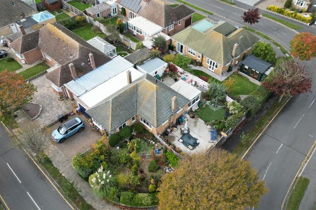 2 bed detached bungalow