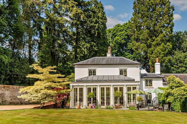 Bowcott Hill, Arford, Hampshire 5 bed link detached house for sale