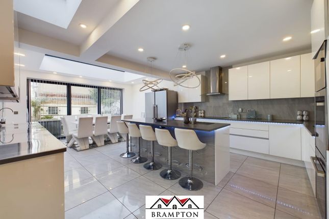 Bell Lane, Hendon, London, NW4 6 bed terraced house for sale