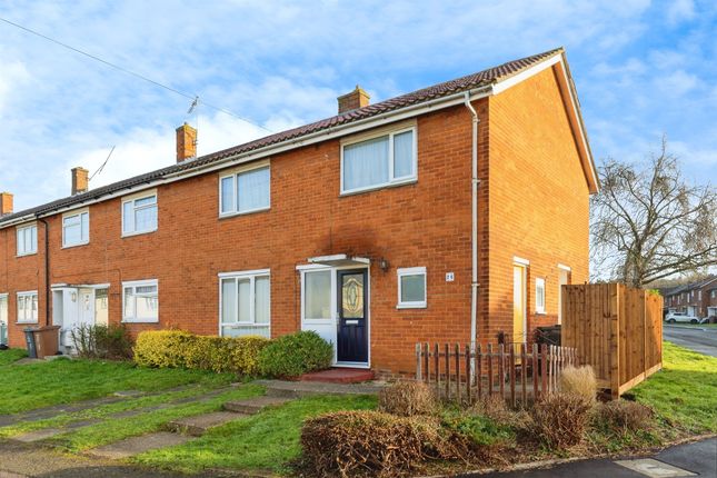 4 bedroom end of terrace house for sale