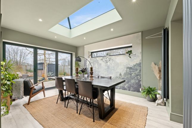 Wellington Road, Burton Joyce... 3 bed detached bungalow for sale