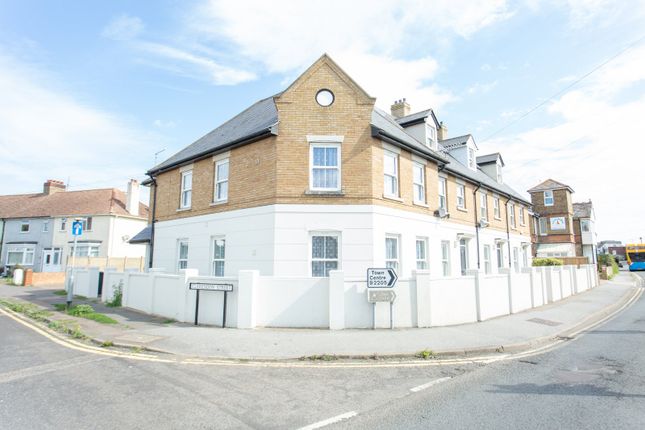 Flat 2 Woodall Court, Herne Bay, CT6 2 bed flat for sale