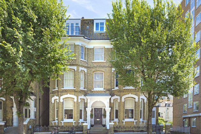 3 bedroom flat for sale