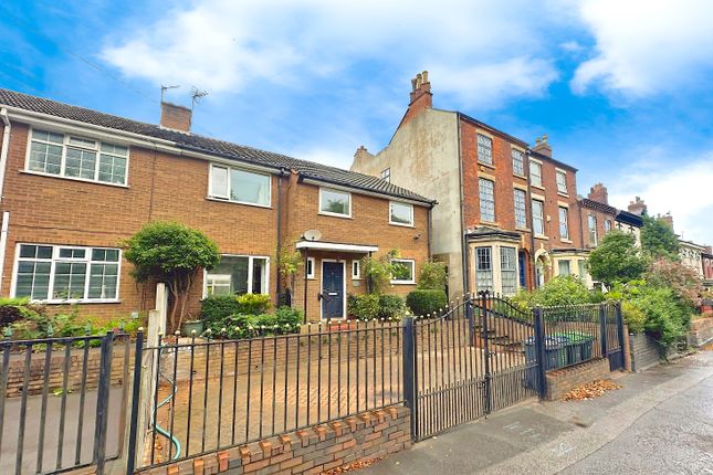Wood Green Road, Wednesbury WS10 5 bed semi