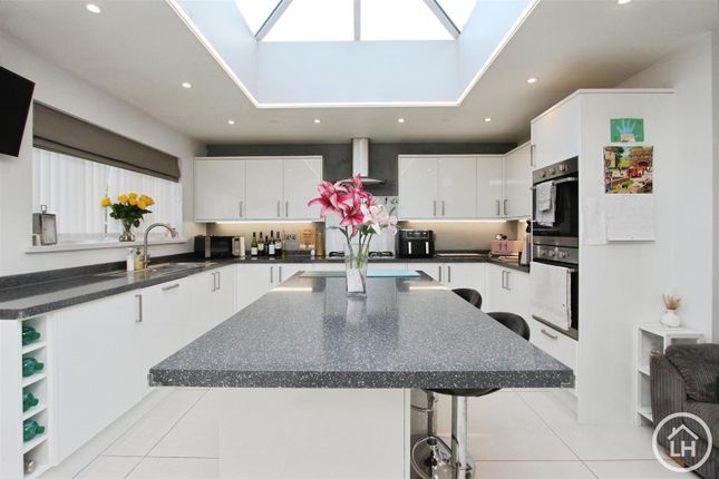 4 bedroom semi-detached house for sale