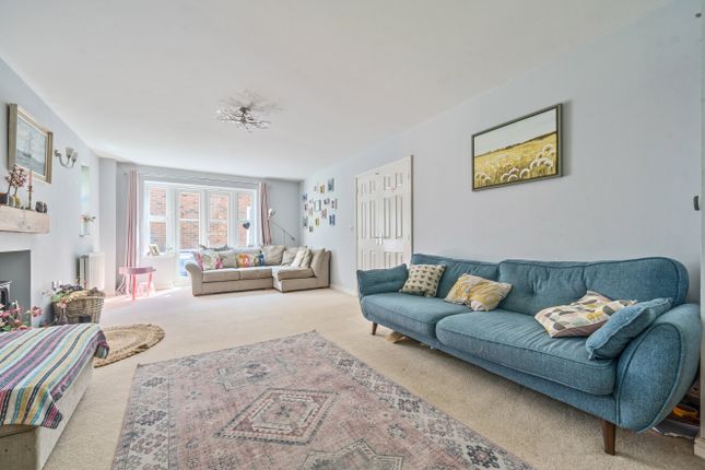 Damson Drive, Reading RG7 5 bed detached house for sale