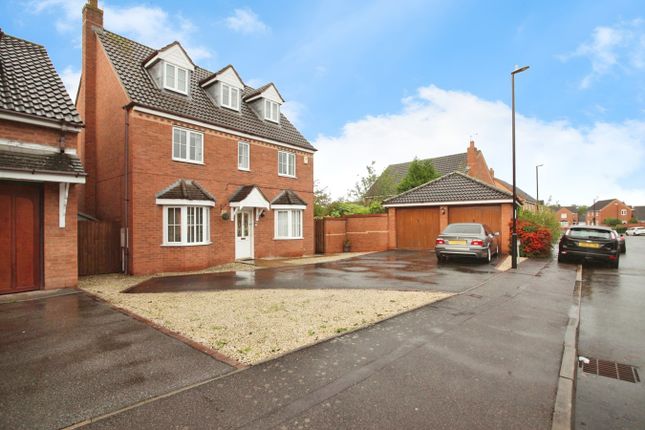 5 bedroom detached house for sale