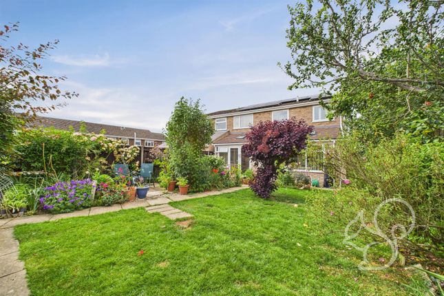 Pound Hill, Stowmarket IP14 3 bed semi