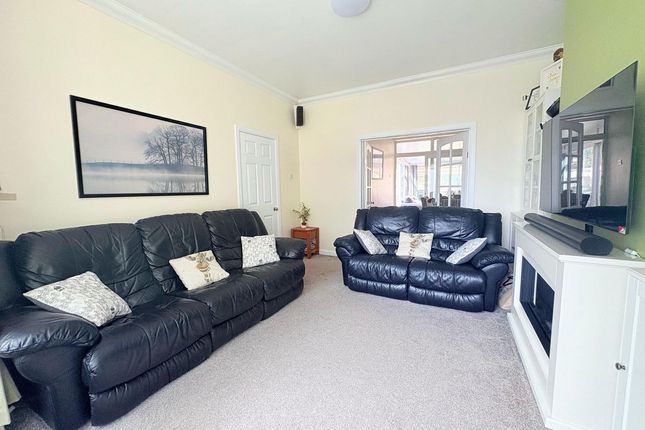 Old Forge Close, Watford, WD25 3 bed semi