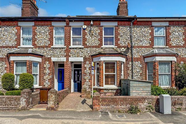 Connaught Road, Littlehampton BN17 4 bed terraced house for sale