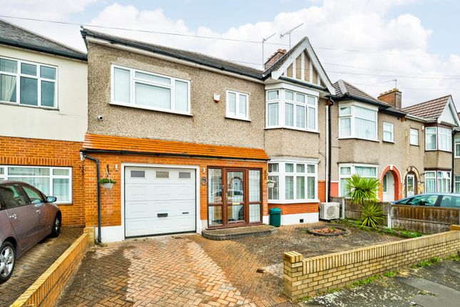 Stapleford Avenue, Ilford 4 bed house for sale