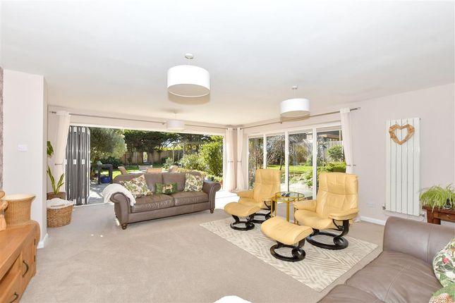 4 bed detached house